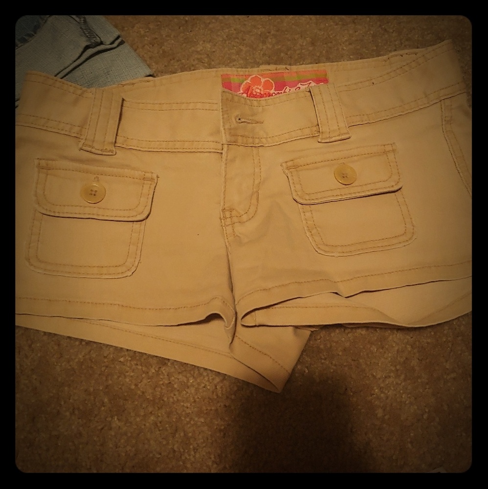 Abercrombie & Fitch khaki shorts
